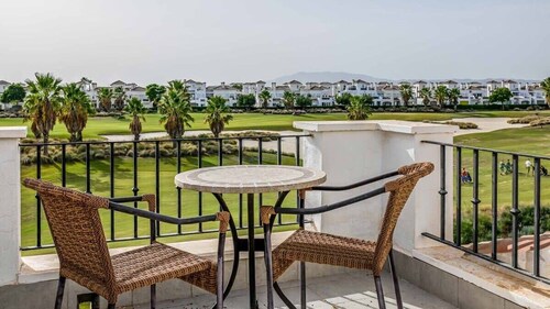 Stunning 3 bedroom townhouse - CE51LT