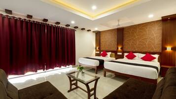 Escritorio, wifi gratis y ropa de cama