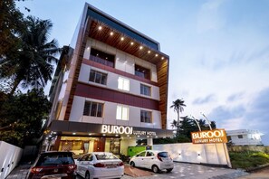 Front of property - Hotel Burooj (Kanayannur)