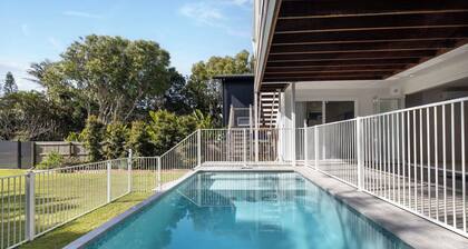Luxury Villas The Break (Beachfront + Heated Pool)