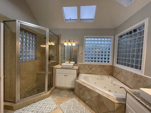 Luxury House | Bathroom - Enspaizo (Houston)