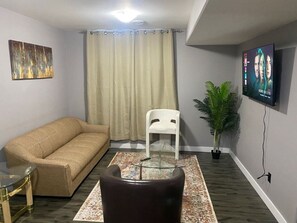 Smart TV - A cozy 1 bedroom suit (Saskatoon)