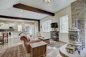 Smart TV, fireplace, DVD player, books