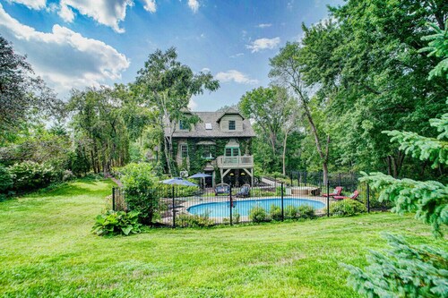 Historic James Mulvey Carriage house (Whole house)