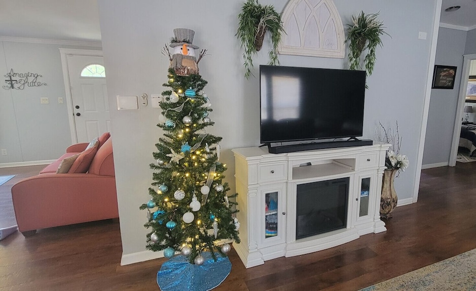 Jacksonville Ranch With Private Hottub And Pool, Stocked Pond With Row Boat, Bike And Hiking Trails - Jacksonville, NC