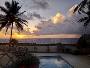 Property grounds - Villa Punta Coral in a fantastic location right by the sea (Las Galeras)