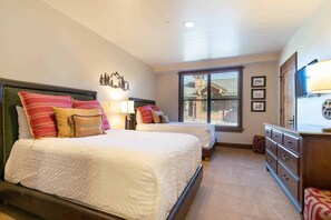4 Schlafzimmer, Reisekinderbett, WLAN, BettwÀsche