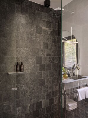 Two Bedroom Apartment | Bathroom | Shower, rainfall showerhead, designer toiletries, hair dryer - Boston Apartments (Hamburg)