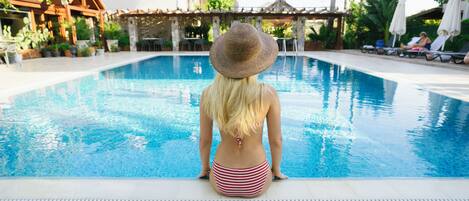 Sesongbasert utendørsbasseng