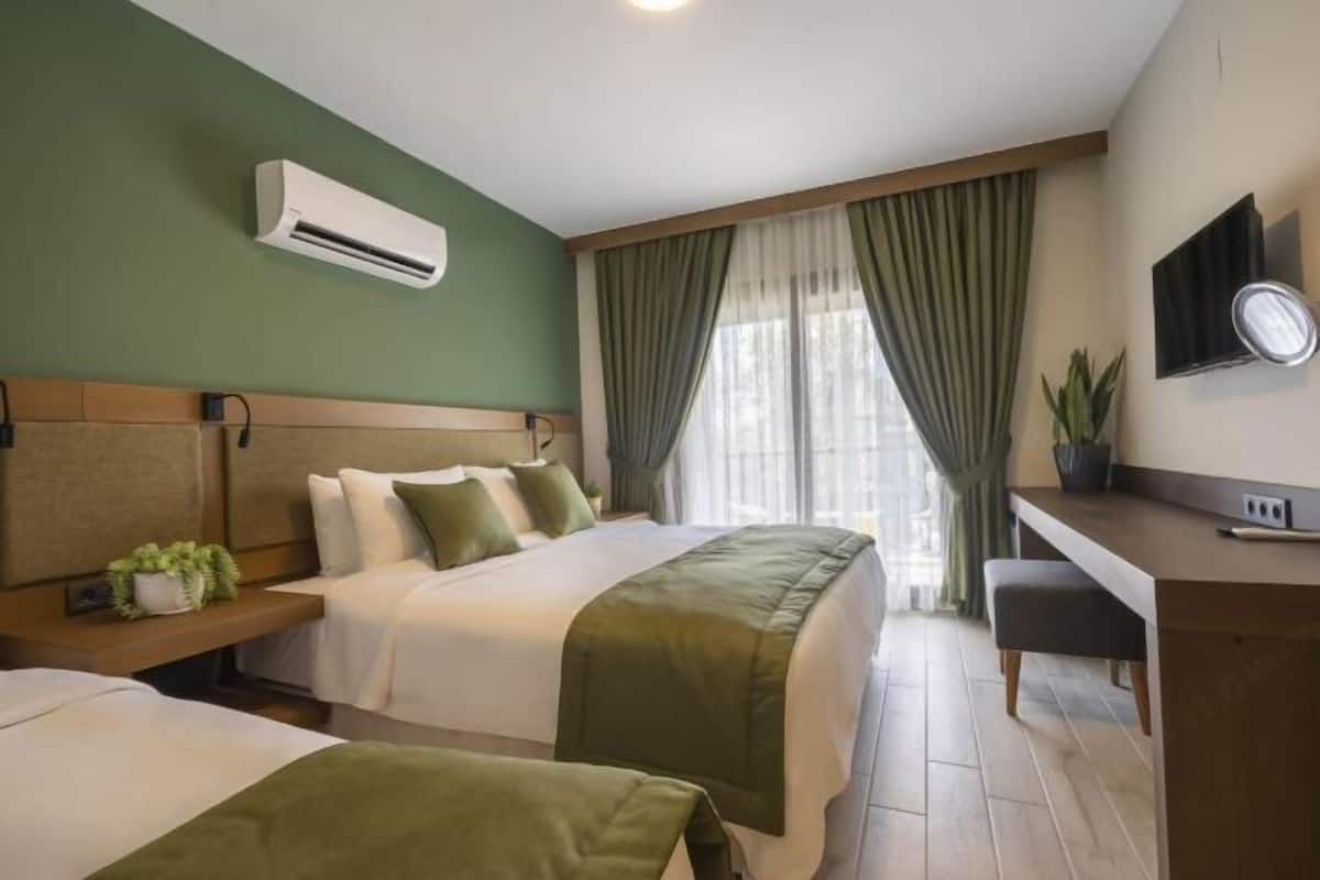 Premium bedding, minibar, in-room safe, desk