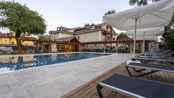 Piscina stagionale all'aperto