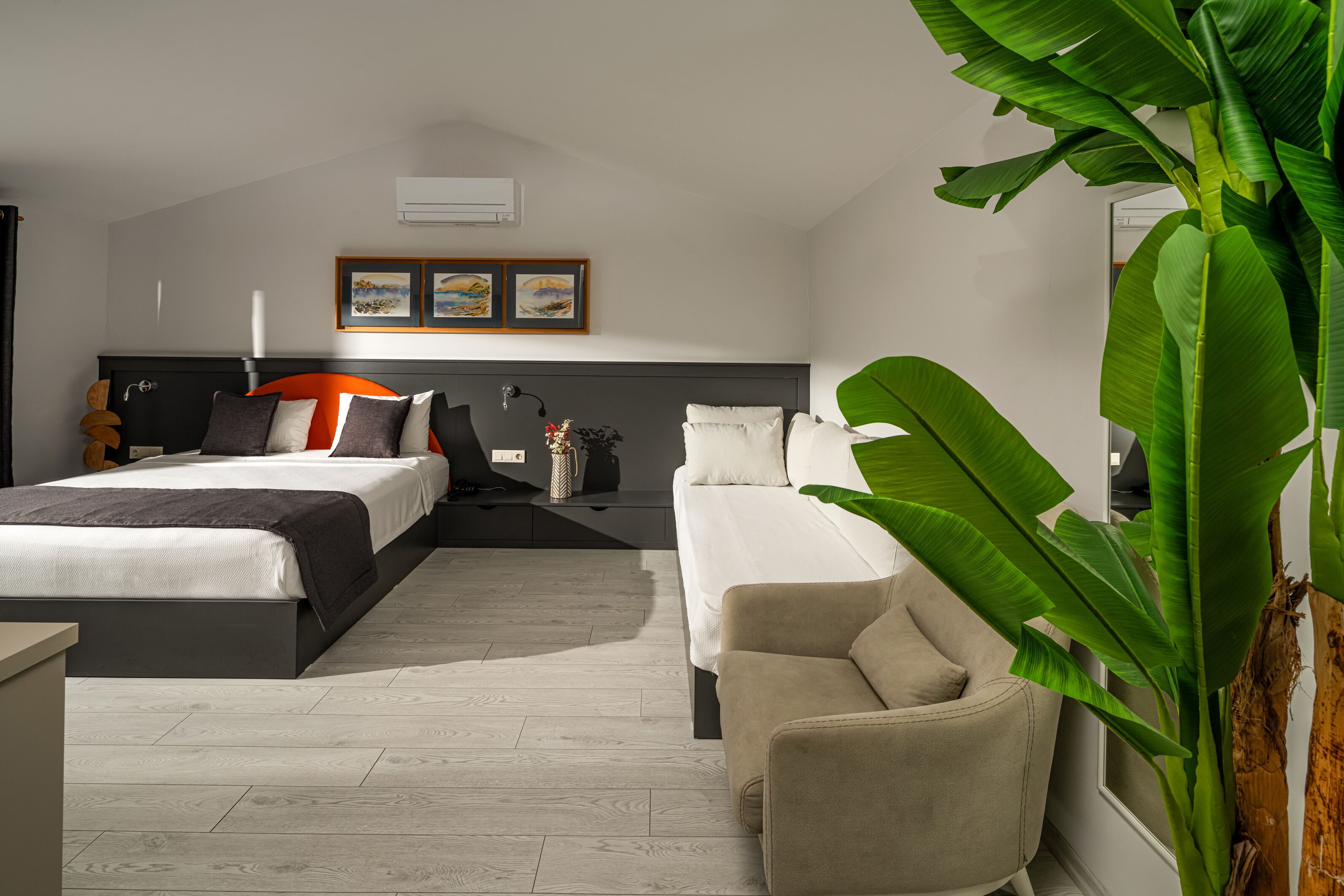 Ropa de cama de alta calidad y minibar 