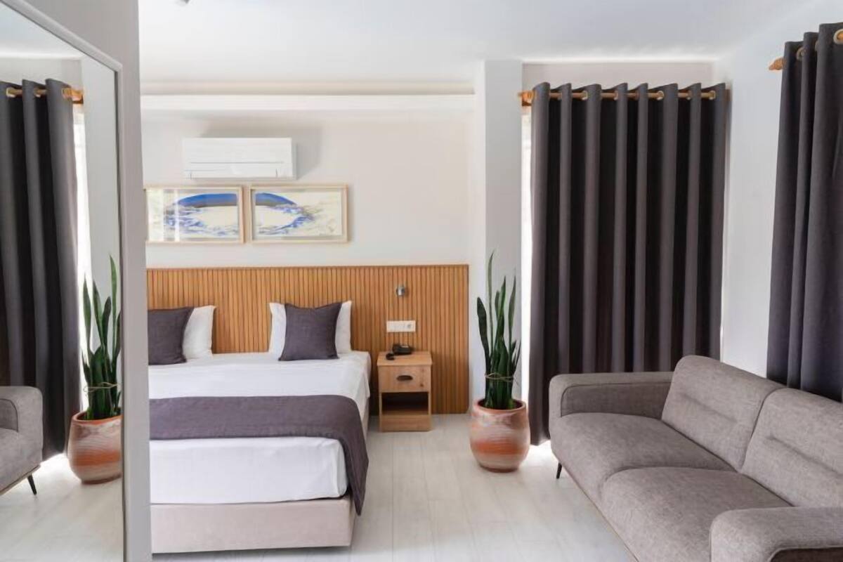 1 chambre, minibar, coffres-forts dans les chambres, bureau