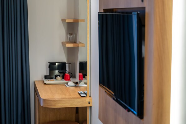 Deluxe Double Room, 1 King Bed, Non Smoking | Premium bedding, down comforters, Tempur-Pedic beds, minibar - Zena Hotel Alaçatı Adults Only (Cesme)