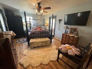 3 slaapkamers, een bureau, een strijkplank/strijkijzer, gratis wifi