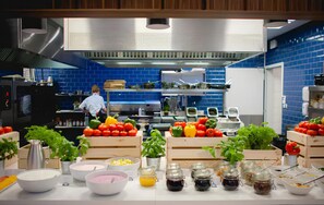 Petit déjeuner buffet servi tous les jours en supplément