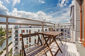 Appartement Classique, 1 chambre, balcon, vue fleuve | Terrasse/Patio