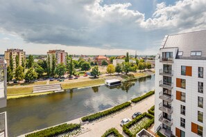 Classic-Apartment, 1 Schlafzimmer, Balkon, Flussblick | Terrasse/Patio