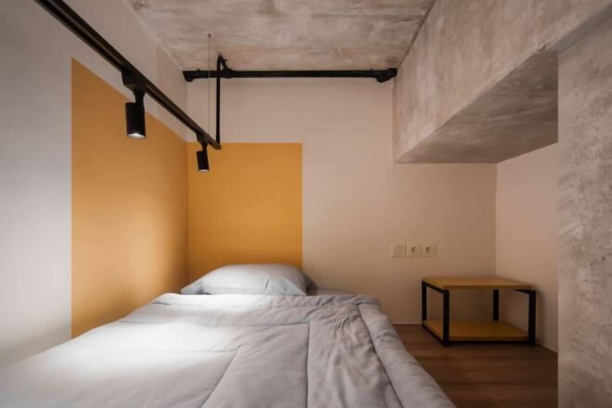Premium bedding, desk, free WiFi, bed sheets