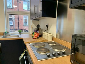 Apartment, eigenes Bad (Flat 2 Saville Street) | Eigene Küche