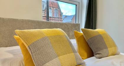 Flat 2, 3 Saville Place