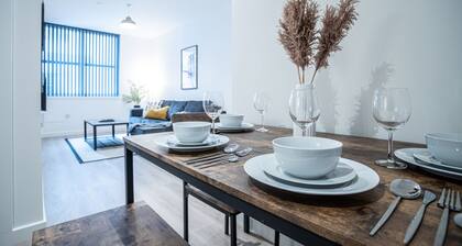 Luxe Apts PBoro Parking-Gym-Cinema