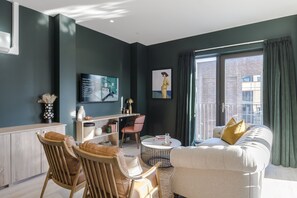 Signature-Apartment | 1 Schlafzimmer, hochwertige Bettwaren, Zimmersafe, Schreibtisch