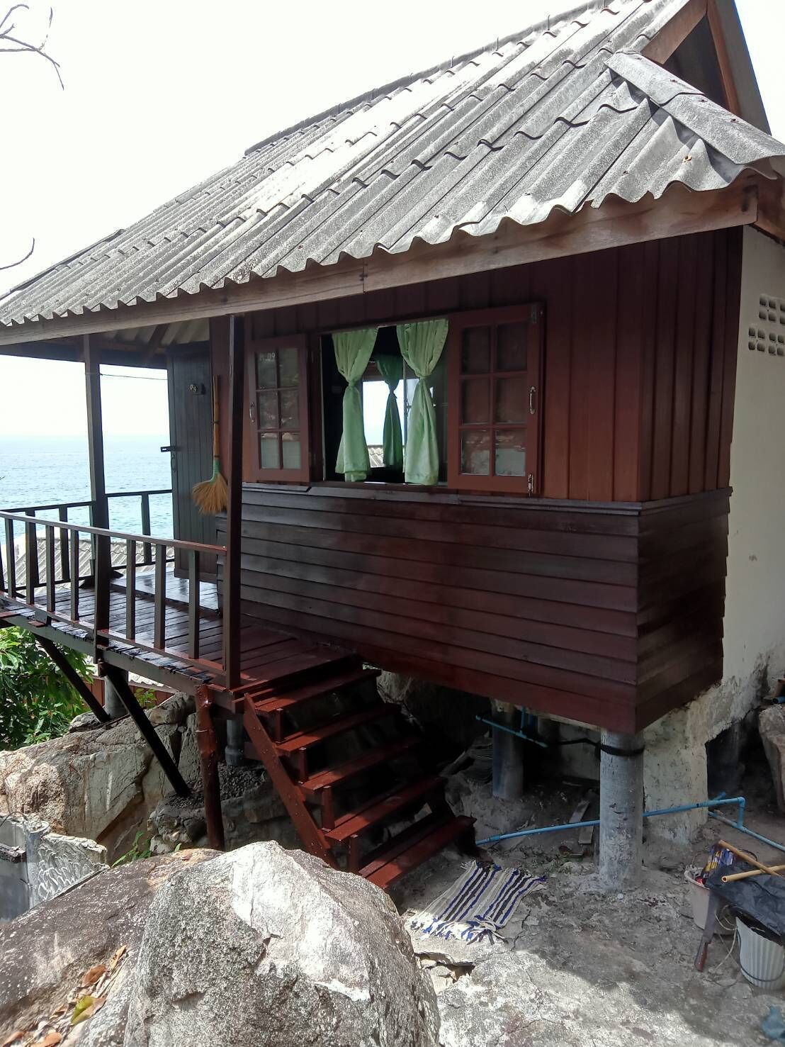 Bungalow, Sea View, Double Room, 2 Pax (Fan room) | โต๊ะทำงาน, Wi-Fi ฟรี, ผ้าปูที่นอน