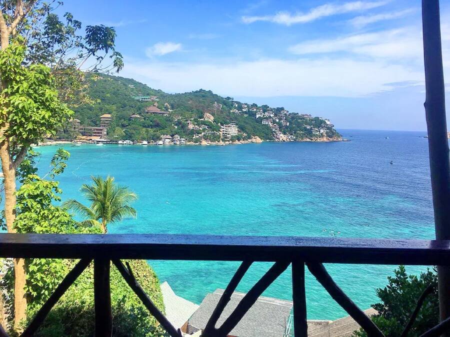 Vista para praia/oceano