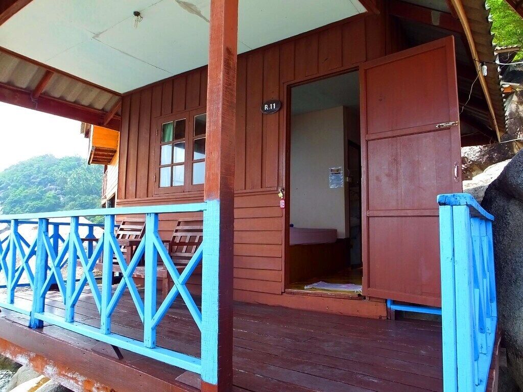 Bungalow, Sea View, Double Room, 2 Pax (Fan room) | โต๊ะทำงาน, Wi-Fi ฟรี, ผ้าปูที่นอน