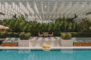 Outdoor pool, sun loungers - The Ned Doha (Doha)
