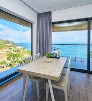 Suite Double Ocean View | Premium bedding, Select Comfort beds, minibar, desk