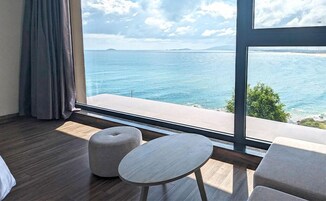 Premier Deluxe Ocean View Double with Balcony | Premium bedding, Select Comfort beds, minibar, desk