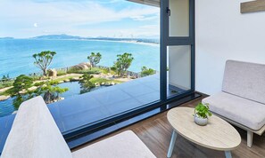 Suite Double Ocean View | Premium bedding, Select Comfort beds, minibar, desk - Ohana Village (Phu Cat)