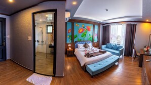 ห้องดีลักซ์ดับเบิลหรือทวิน | เตียงเมมโมรีโฟม, มินิบาร์, ตู้นิรภัยในห้องพัก, โต๊ะทำงาน