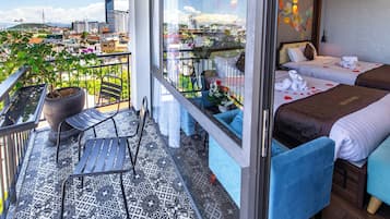 Familie vierpersoonskamer | Uitzicht vanuit de kamer