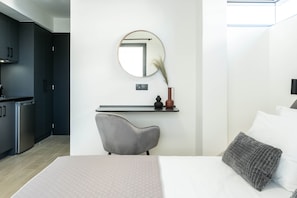 Habitació doble superior | Decoració individual, mobiliari individual i wifi gratuïta 