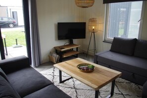 Luxury Cabin | Living area