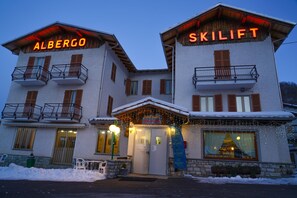 Front of property - Hotel Skilift (Frabosa Soprana)