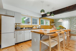 Fridge, microwave, oven, stovetop - Botanical Hideaway: Gorgeous Home w/ Hot Tub & Sauna (saugerties)
