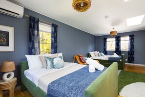 3 bedrooms, desk, blackout drapes, iron/ironing board