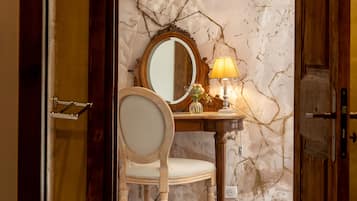 Suite | 2 chambres, minibar, coffres-forts dans les chambres
