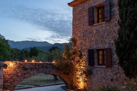 Exterior. Domaine du Reginu