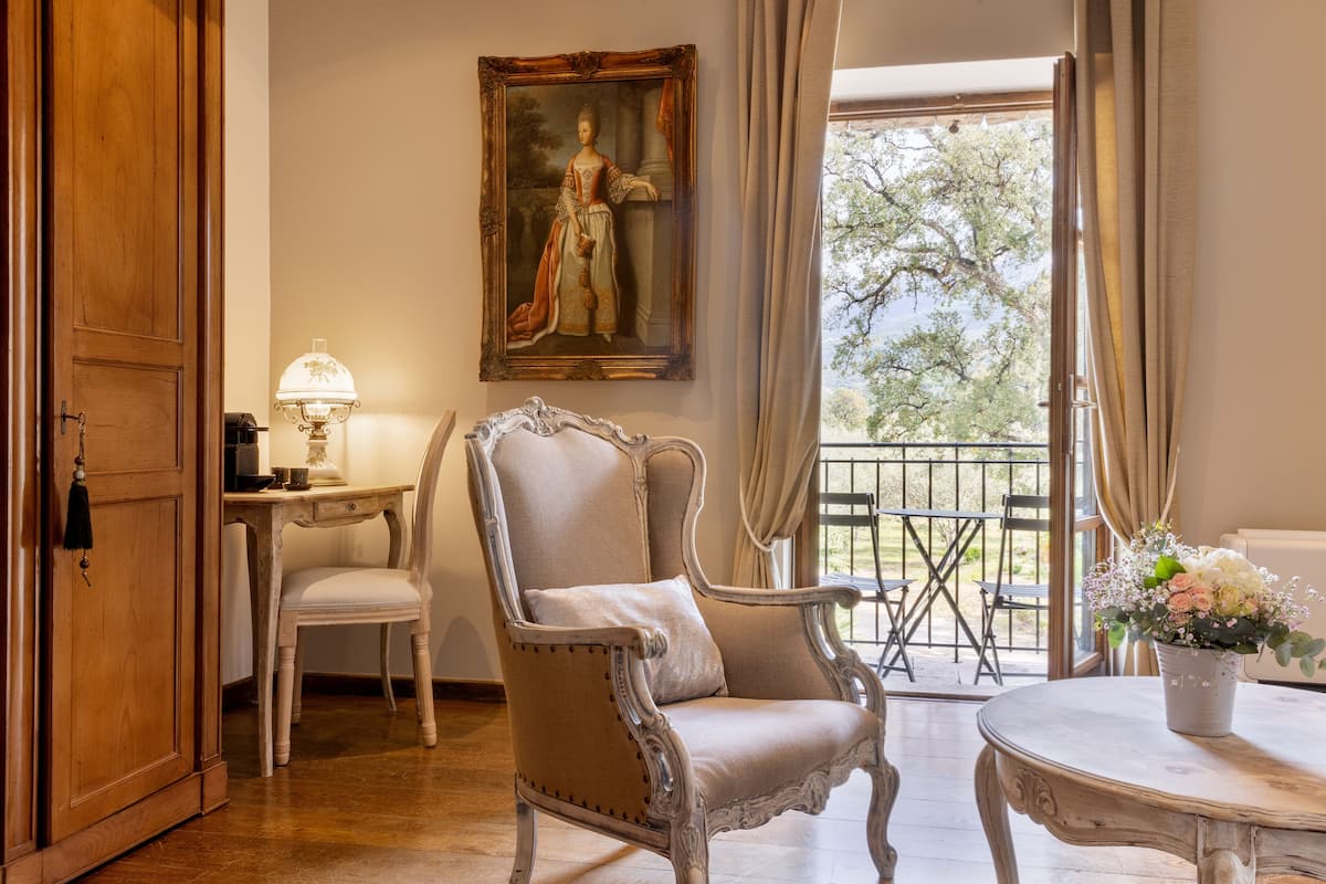 Superior Suite | 2 bedrooms, minibar, in-room safe, individually decorated