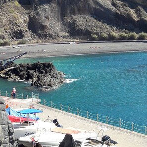 Plage, chaises longues