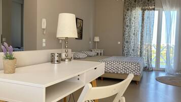 3 bedrooms, desk, iron/ironing board, WiFi