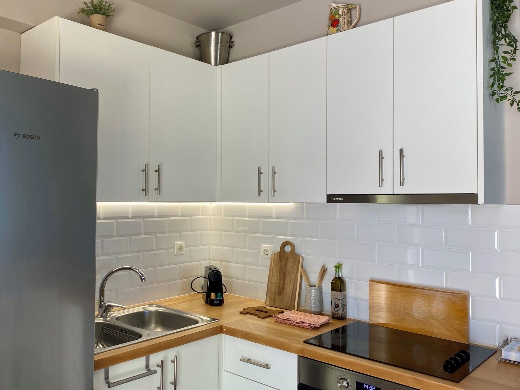 Fridge, oven, stovetop, dishwasher