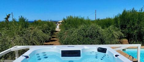 Bañera de hidromasaje exterior