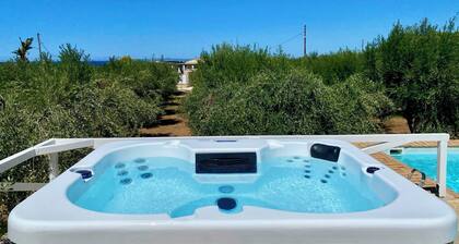 Romantic Villa with Private Pool & Whirlpool