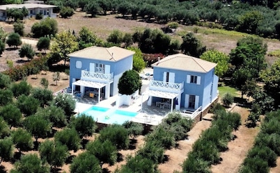 Romantic Villa with Private Pool & Whirlpool